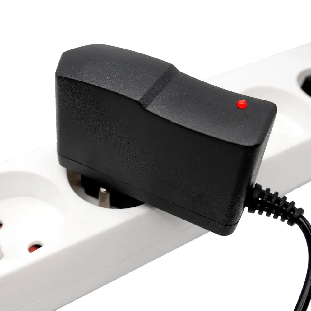 Viano 12V 1A napájací adaptér 12W 2,5×5,5
